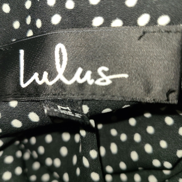LULU'S Button Down Polka Dot Top with a Neck Tie in the Front Size Medium - Picture 2 of 5